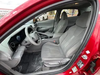 Hyundai ELANTRA 2024 SEL 4p Sedan