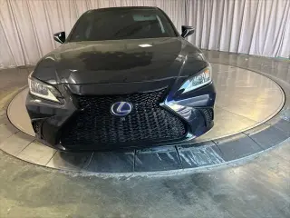 Lexus ES 300h 2020 4dr Sedan