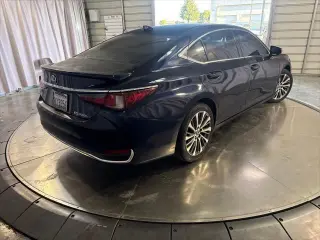 Lexus ES 300h 2020 4dr Sedan