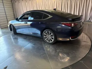 Lexus ES 300h 2020 4dr Sedan