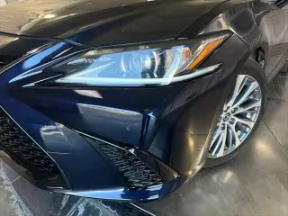 Lexus ES 300h 2020 4dr Sedan
