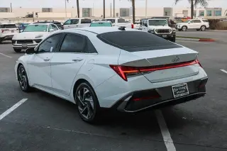 Hyundai ELANTRA 2024 SEL Sedán 4 puertas