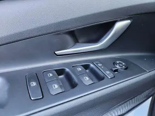 Hyundai ELANTRA 2025 SEL Conveniencia 4p Sedan
