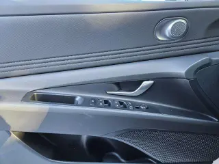 Hyundai ELANTRA 2025 SEL Conveniencia 4p Sedan