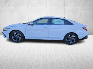 Hyundai ELANTRA 2025 SEL Conveniencia 4p Sedan