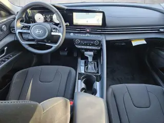 Hyundai ELANTRA 2025 SEL Conveniencia 4p Sedan