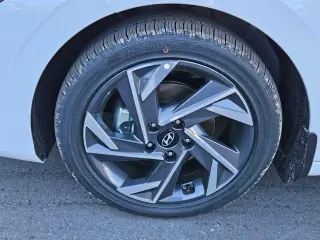 Hyundai ELANTRA 2025 SEL Conveniencia 4p Sedan