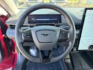 Ford Mustang Mach-E 2025 Select 4dr SUV