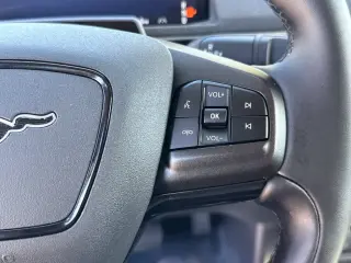 Ford Mustang Mach-E 2025 Select 4dr SUV