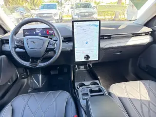 Ford Mustang Mach-E 2025 Select 4dr SUV