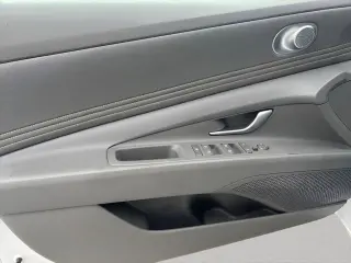 Hyundai ELANTRA 2026 SEL Sport 4dr Sedan