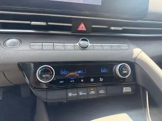 Hyundai ELANTRA 2024 SEL 4dr Sedan