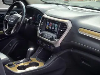 GMC Acadia 2019 4x4 Denali 4p SUV