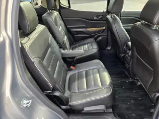 GMC Acadia 2019 4x4 Denali 4p SUV
