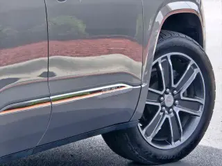 GMC Acadia 2019 4x4 Denali 4p SUV