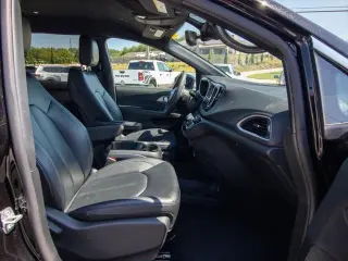 Chrysler Pacifica 2025 Select 4dr Mini-Van