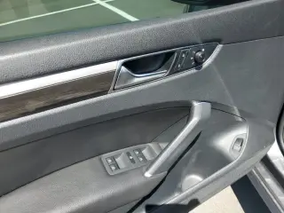 Volkswagen Passat 2018 2.0T SE 4dr Sedán