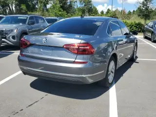 Volkswagen Passat 2018 2.0T SE 4dr Sedán