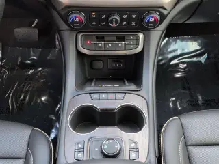GMC Acadia 2023 Denali 4p SUV