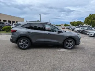 Ford Escape Hybrid 2025 ST-Line 4p SUV