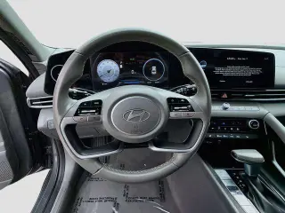 Hyundai ELANTRA 2025 SEL Conveniencia 4p Sedan