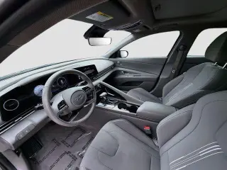 Hyundai ELANTRA 2025 SEL Conveniencia 4p Sedan