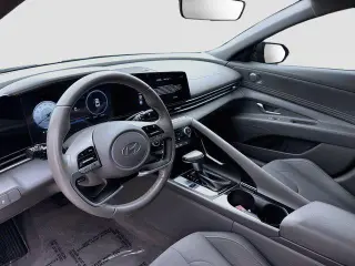 Hyundai ELANTRA 2025 SEL Conveniencia 4p Sedan
