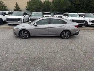 Hyundai ELANTRA 2025 SEL Conveniencia 4dr Sedan