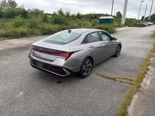 Hyundai ELANTRA 2025 SEL Conveniencia 4dr Sedan