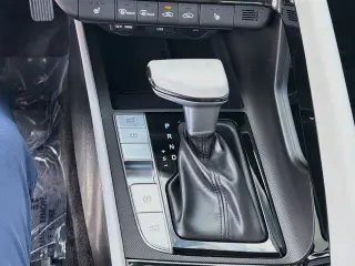 Hyundai ELANTRA 2025 Limited 4dr Sedán