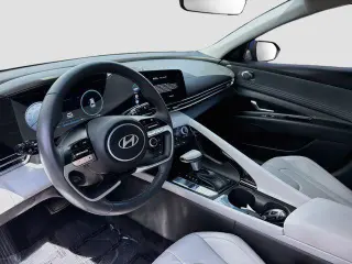 Hyundai ELANTRA 2025 Limited 4dr Sedán