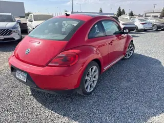 Volkswagen Escarabajo 2013 2.5L PZEV 2p Coupé 6V