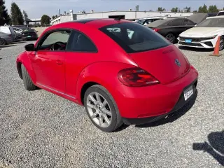 Volkswagen Escarabajo 2013 2.5L PZEV 2p Coupé 6V