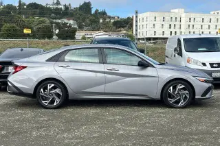 Hyundai ELANTRA Híbrido 2025 SEL Sport 4dr Sedan