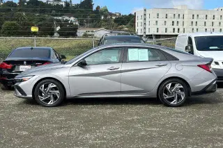 Hyundai ELANTRA Híbrido 2025 SEL Sport 4dr Sedan