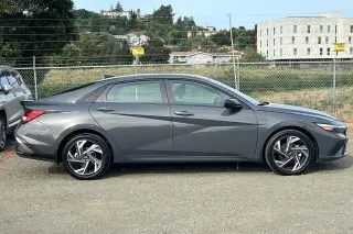 Hyundai ELANTRA Hybrid 2025 SEL Sport 4dr Sedan