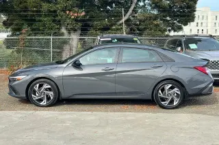 Hyundai ELANTRA Hybrid 2025 SEL Sport 4dr Sedan
