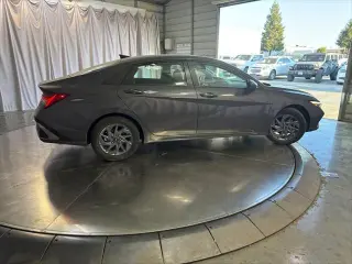 Hyundai ELANTRA Híbrido 2026 Azul 4dr Sedán