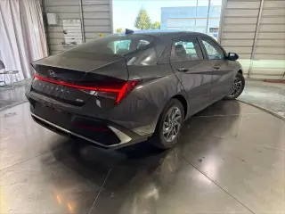 Hyundai ELANTRA Híbrido 2026 Azul 4dr Sedán