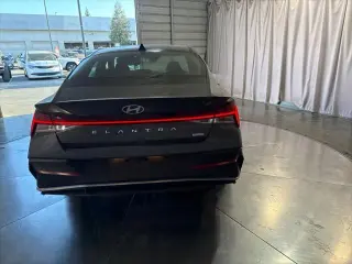 Hyundai ELANTRA Híbrido 2026 Azul 4dr Sedán