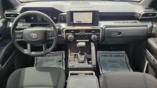 Toyota Tacoma 2024 4x2 SR5 4p Doble Cabina 5.0 ft SB