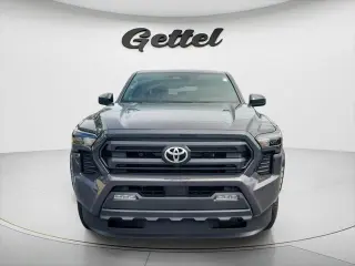 Toyota Tacoma 2024 4x2 SR5 4p Doble Cabina 5.0 ft SB