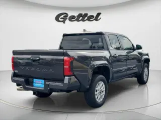 Toyota Tacoma 2024 4x2 SR5 4p Doble Cabina 5.0 ft SB