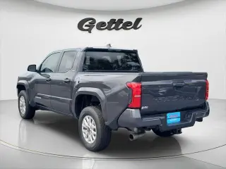 Toyota Tacoma 2024 4x2 SR5 4p Doble Cabina 5.0 ft SB