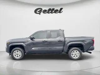 Toyota Tacoma 2024 4x2 SR5 4p Doble Cabina 5.0 ft SB