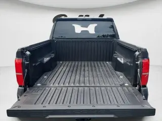 Toyota Tacoma 2024 4x2 SR5 4p Doble Cabina 5.0 ft SB