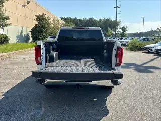 GMC Sierra 1500 2025 4x2 SLT 4p Puerta de Tripulación de 5.8 ft. SB