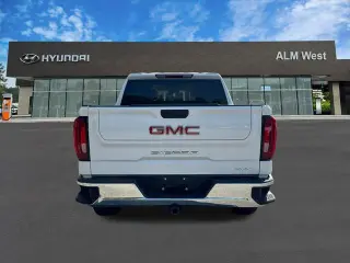 GMC Sierra 1500 2025 4x2 SLT 4p Puerta de Tripulación de 5.8 ft. SB