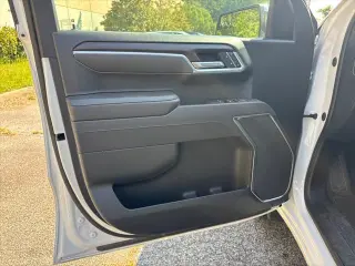 GMC Sierra 1500 2025 4x2 SLT 4p Puerta de Tripulación de 5.8 ft. SB