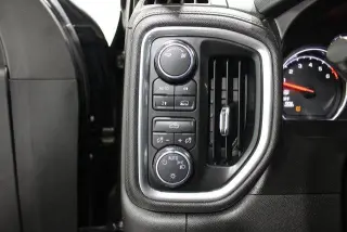 Chevrolet Silverado 1500 2019 4x4 LT 4 puertas Crew Cab 5.8 pies SB